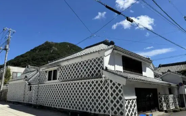 Traditional Japanese House with Natural Hot Spring Bath