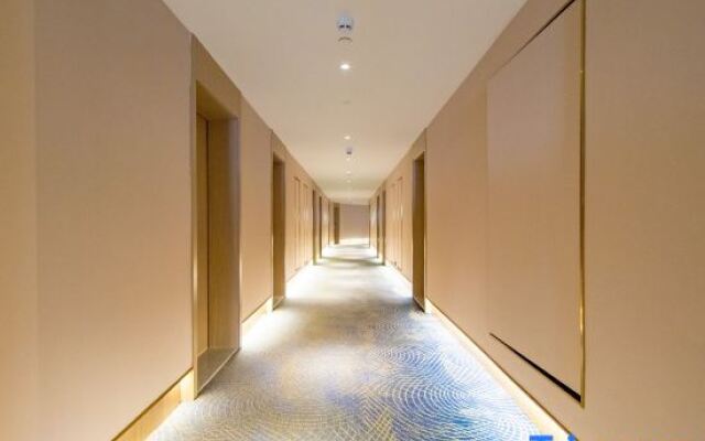 Starway Hotel (Jiaxiang High-Speed Railway Station Stone Sculpture Plaza)