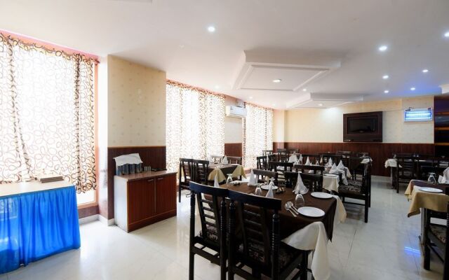 Capital O 1608 Hotel the Grand Welcome