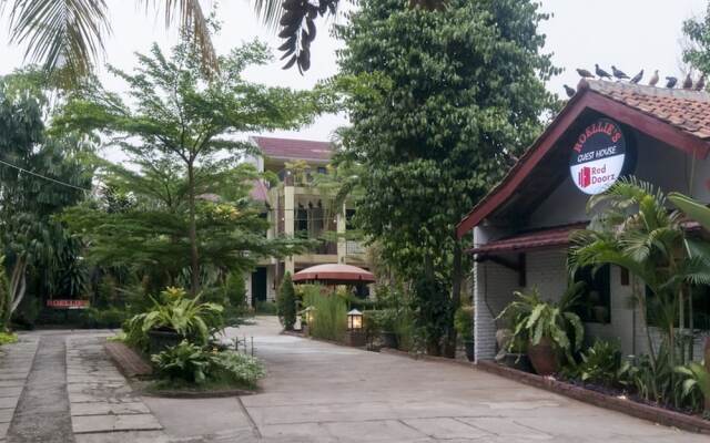 Roellie's Guest House by RedDoorz