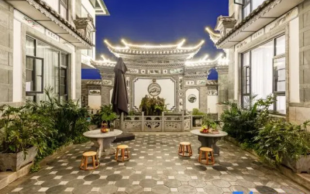 Hongyou Homestay (Dali Chongsheng Temple San Ta Branch)