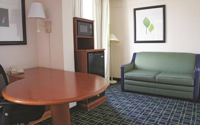 La Quinta Inn & Suites By Wyndham Tulsa Central