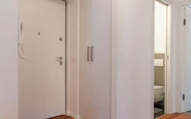 Apartment Happiness Split