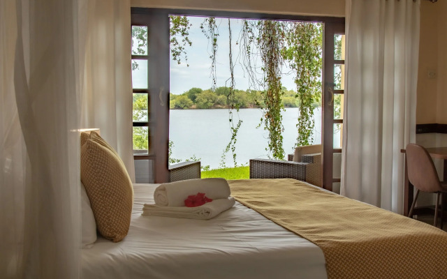 Victoria Falls Waterfront