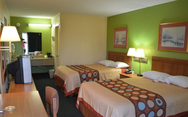 Super 8 By Wyndham Tifton