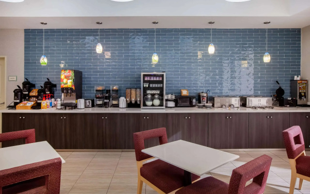 La Quinta Inn & Suites by Wyndham Odessa North
