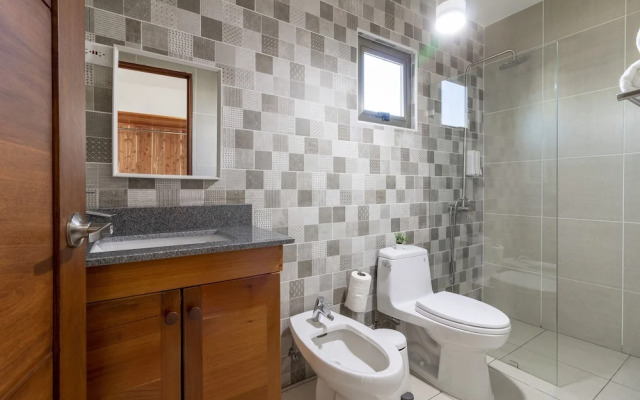 Modern 4-BR Villa in Gated Community