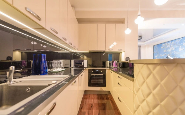 Oasis Apartments - Liberty Bridge