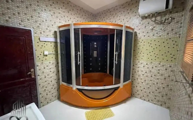 House 8 Apartment
