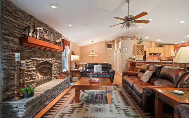 16 Jillian 4 Bedroom Home by RedAwning