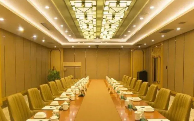 Yun-zen Jinling Lotus Hotel