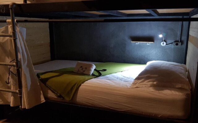 Pulley Hostel Hua Hin