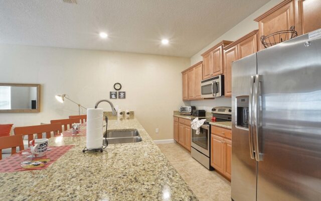 Storey Lake 4 Bedroom Townhome w Splashpool - 1610ST