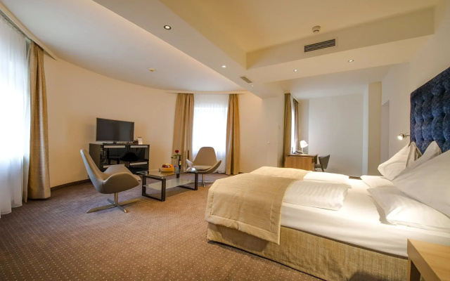 HiLight Suites Hotel