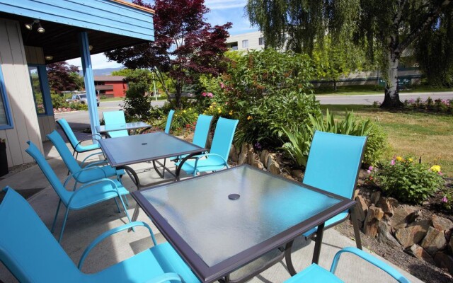 Recreation Inn & Suites