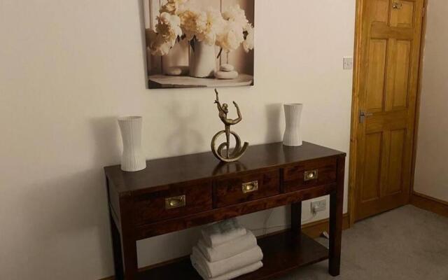 Cosy Modern Victorian 2 Bed Terrace
