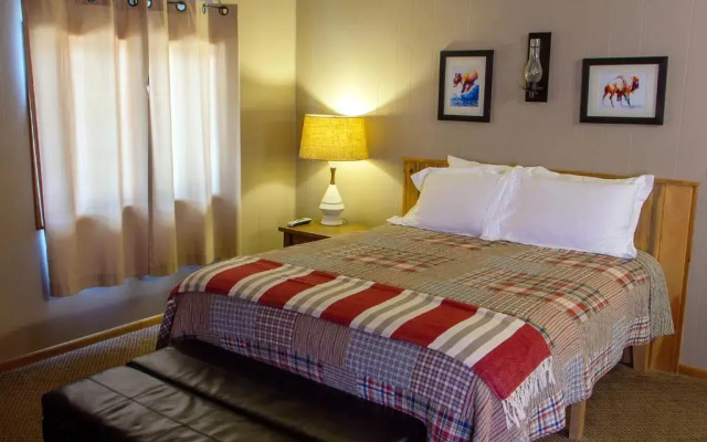 The High Country Motel and Cabins