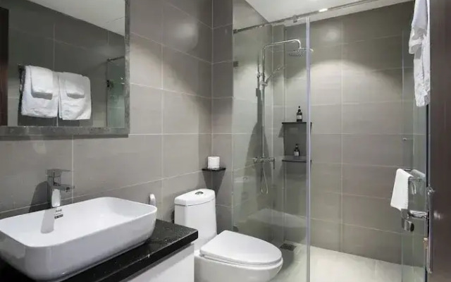 Luxe Paradise Suites Hotel  To Ngoc Van