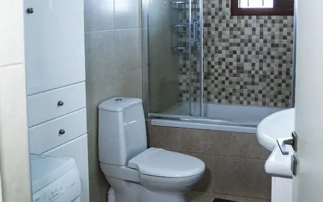 Family Vacation home with Views in Heart of Mani