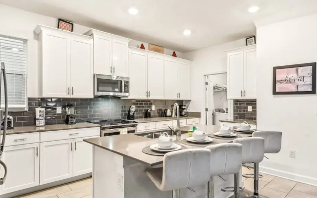 5BR Disney Villa, Private Pool,spa, Game Room