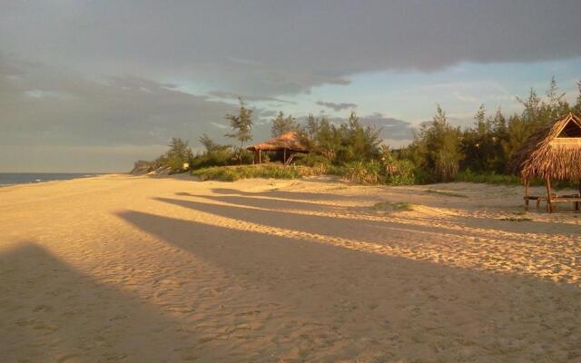 Beach Bar Hue Hostel