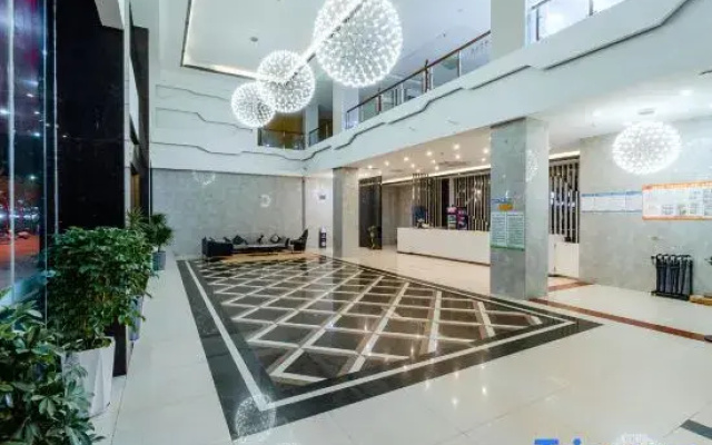 VX Hotel (Wuzhou High-Speed Railway South Station Canghai Park)