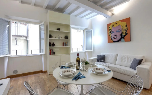 Central Duomo Apartment With Fast Wifi