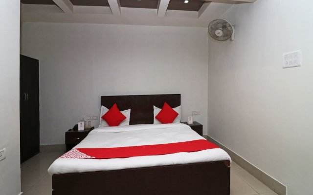 Crystal Guest House By OYO Rooms