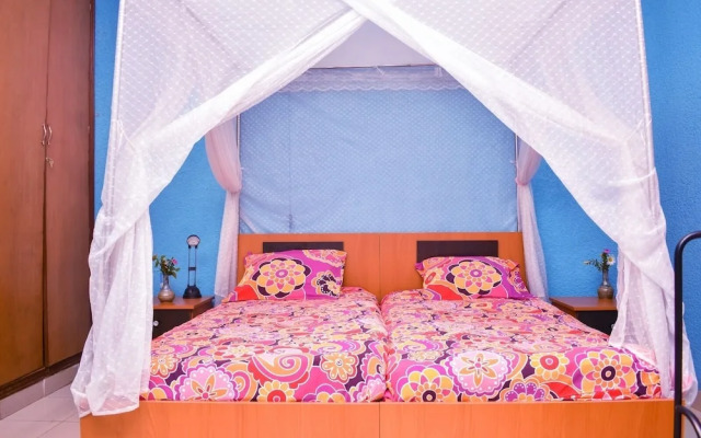 Transit House Airport