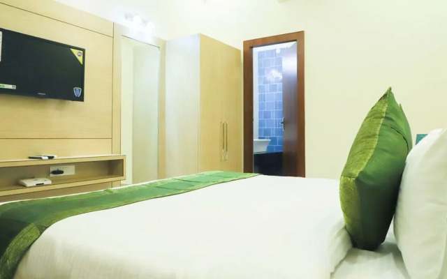 OYO 16768 Hotel Lotus Grand