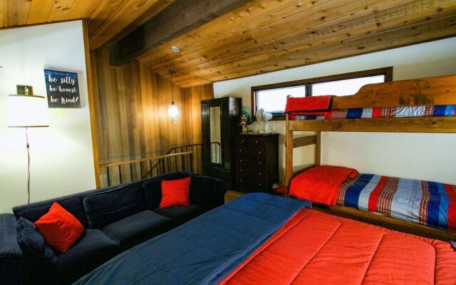 Woodlands #33 3 Bedroom Condo by RedAwning