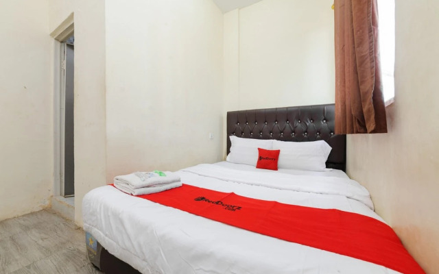 RedDoorz @ Cikitsu Batam