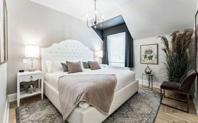 The Inn On Officers Garden