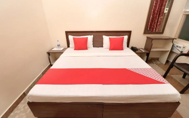 Oyo 27893 Sita Niwas Parking