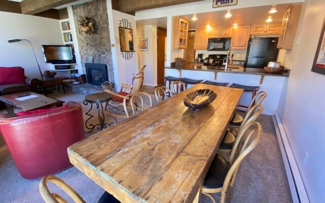 #408 Vail International