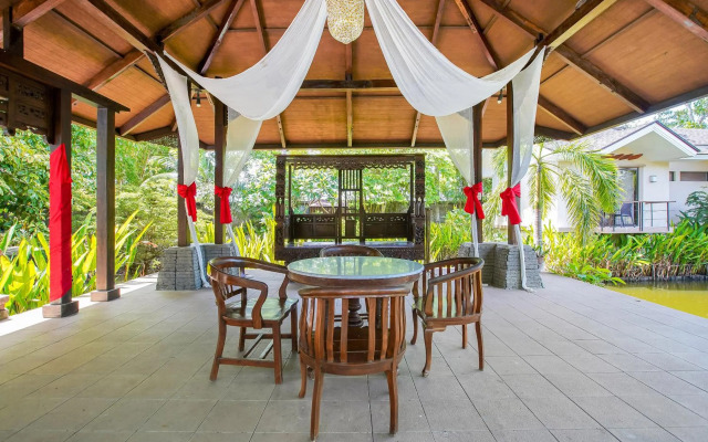 237 Sheridan Boutique Resort