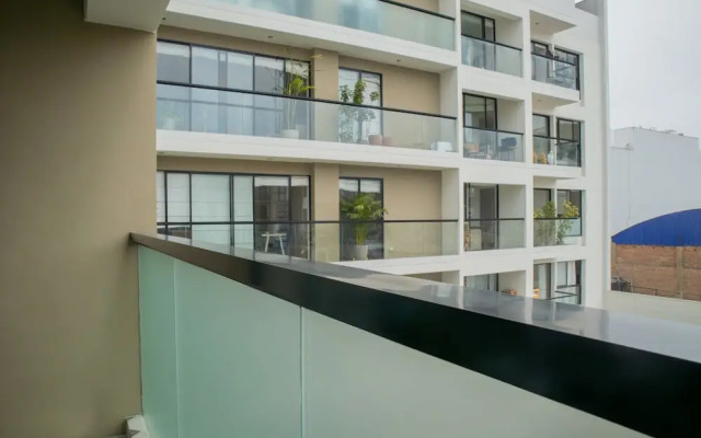 w Flawless 3BR w Balcony in Miraflores