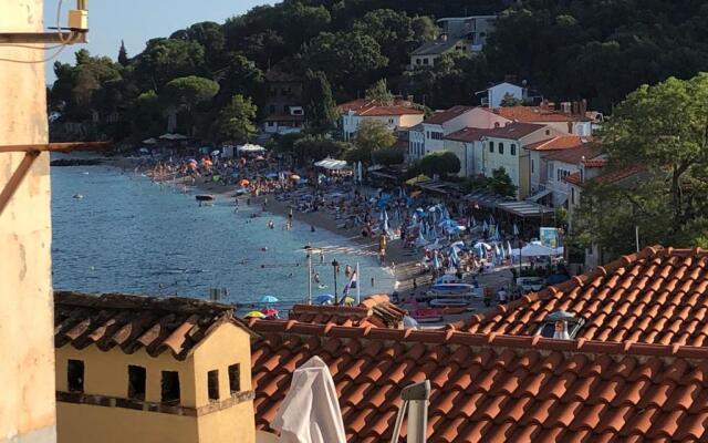 Hill View Apartment In Moscenicka Draga Near Sea Beach