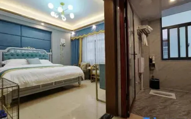 Violet Art Hotel (Yueyanglou Pedestrian Street Branch)