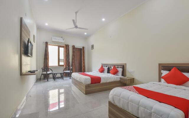Paradise In by OYO Rooms