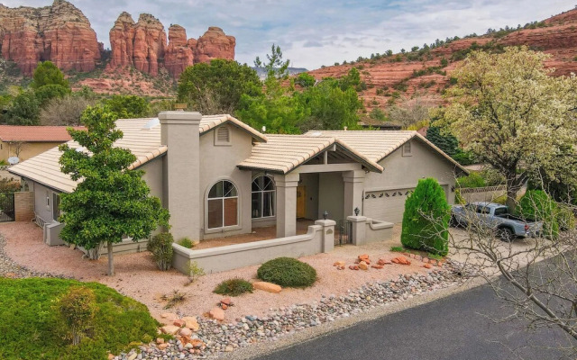 Stunning Sedona Views: Spa, Firepit & Stargazing