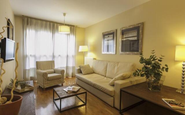 Suites Pamplona Plaza