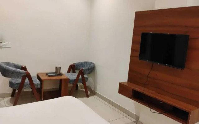 Hotel Comfort Inn By Ganga Gauri Hotels