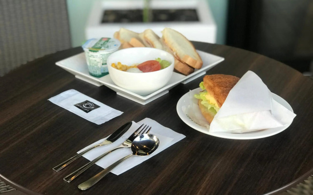 At Inn Hotel Toyotashi station