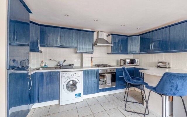 Lego Land / Windsor Castle Town Centre Sleeps 6