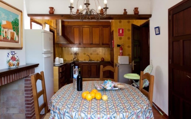 Villa - 4 Bedrooms with Pool and WiFi - 103167