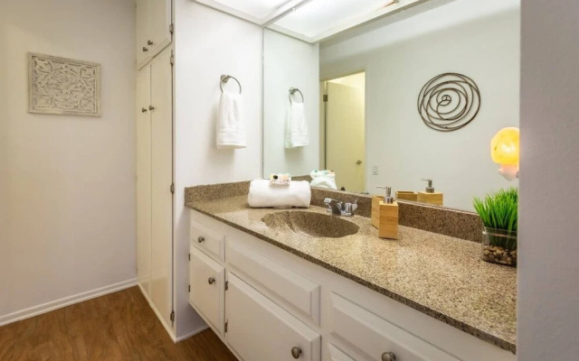 Zen Living Minutes From Little Saigon