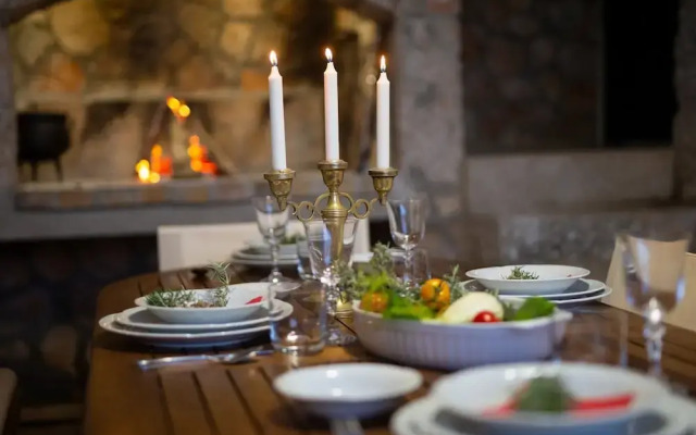 Tranquil Getaway Polje Villa With Pool