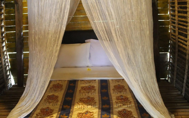 Dikaloha Medewi Surfcamp