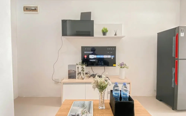 Minimalist 1Br At Vittoria Residence Apartment